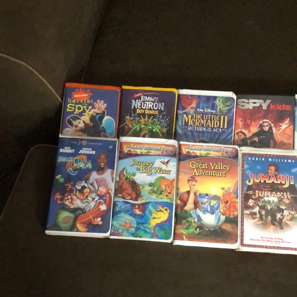 VHS tapes - Picture 2 of 3